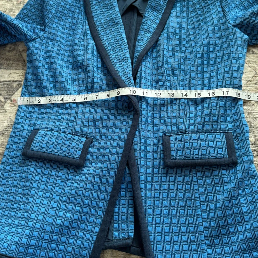 Cabi Scholarship Blue Blazer, Size Medium - Picture 6 of 11